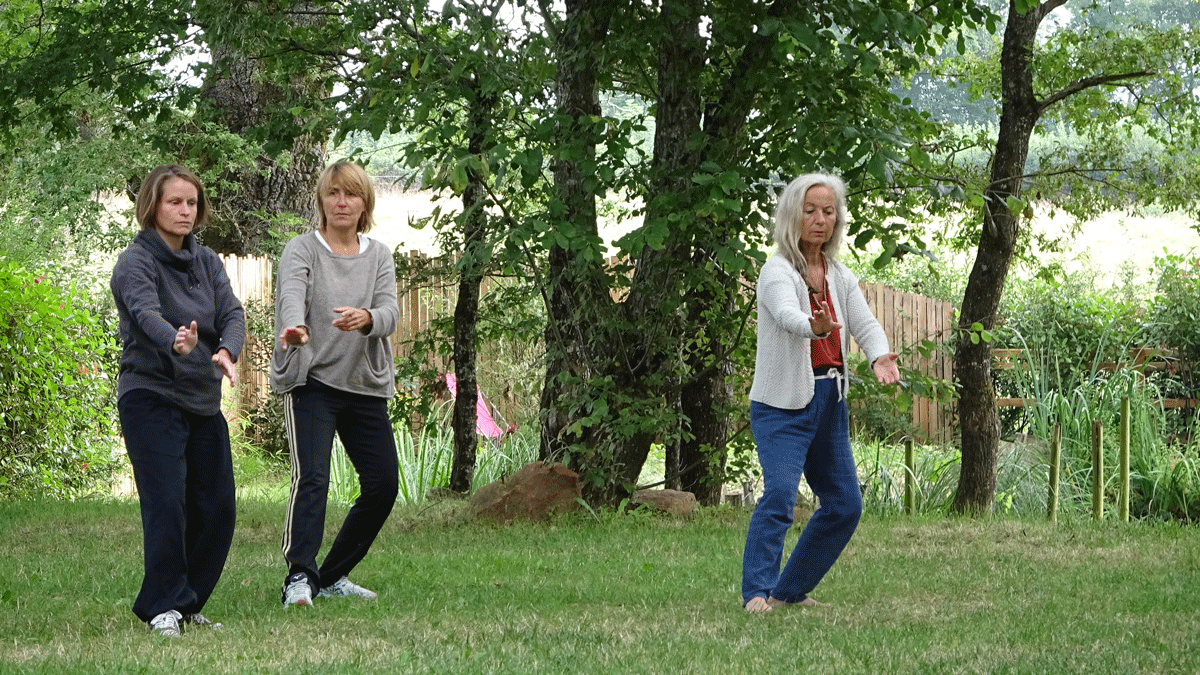 3 filles au Tai chi